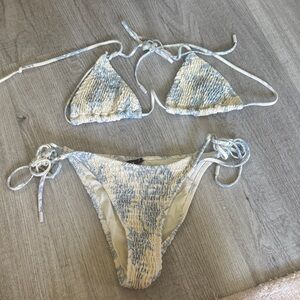 Triangl Swimwear Blue and Cream Bikini